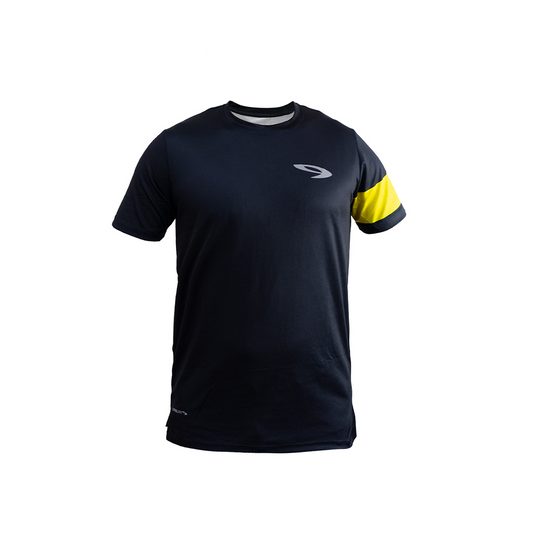 Arata men's running jersey against black